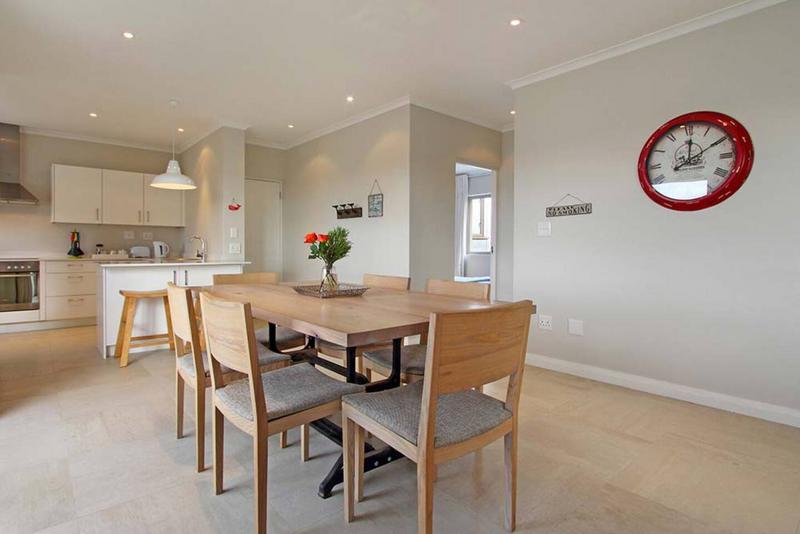 To Let 2 Bedroom Property for Rent in Muizenberg Western Cape